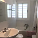 Apartment Cozy Next To The *