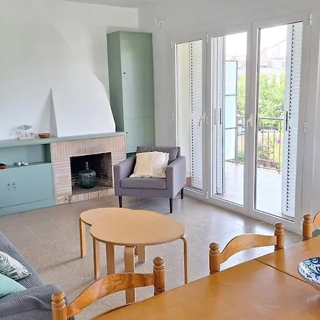 Appartement Cozy Next To The *