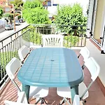 Cozy Next To The Apartman Sitges