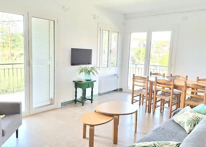 Cozy Next To The Lägenhet